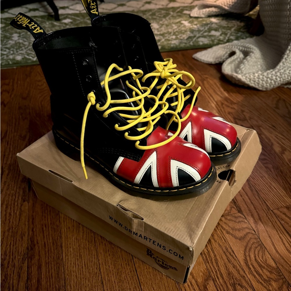 Dr. Marten 1460 Union Jack size 10 boots